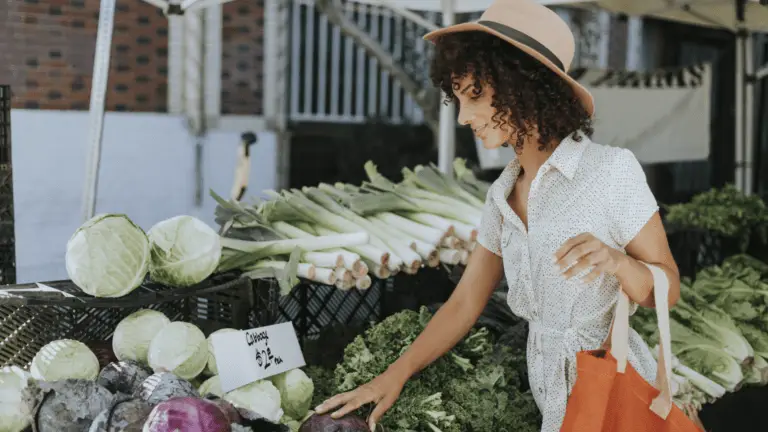 woman shopping at farmers market